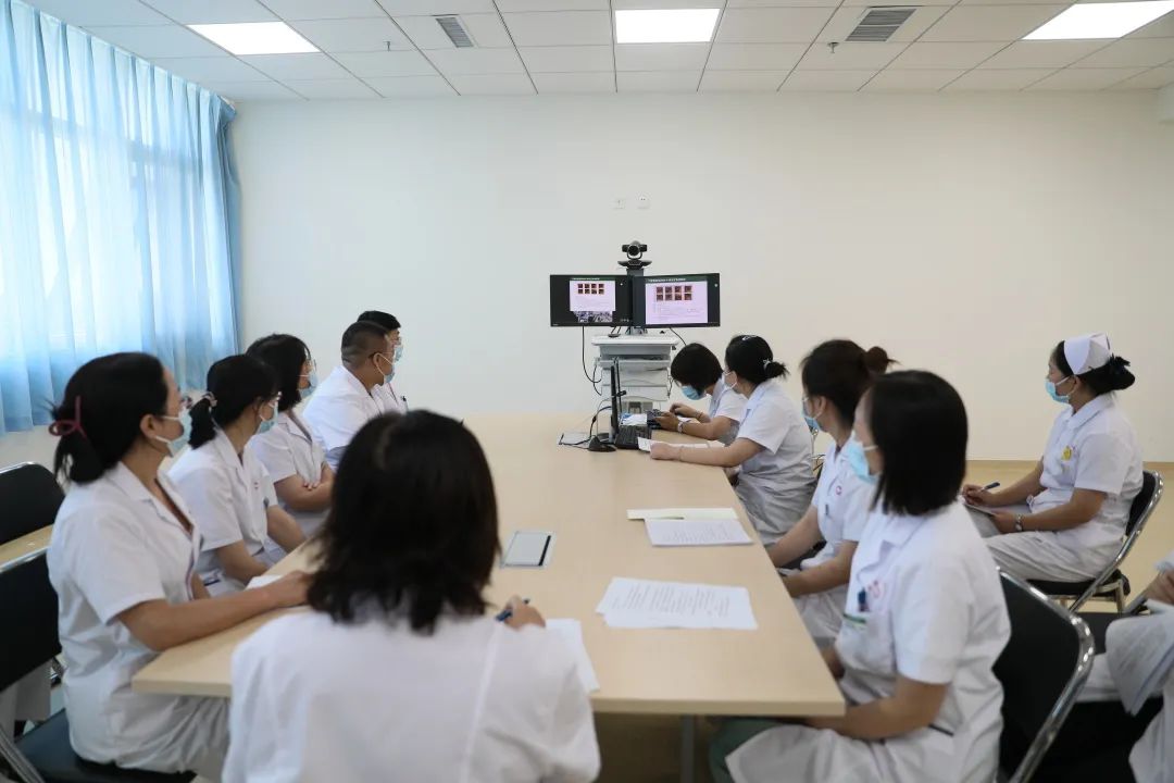 全省首家！中國醫(yī)科大學(xué)附屬第一醫(yī)院專家來“查房”，家門口享國內(nèi)優(yōu)質(zhì)醫(yī)療資源！(圖1)